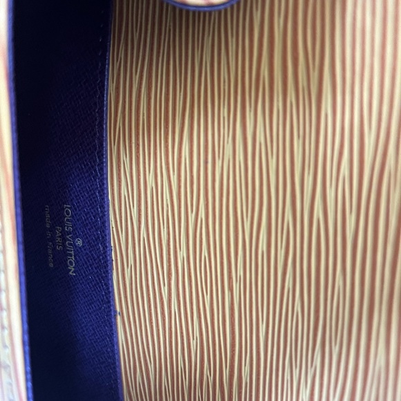 Louis Vuitton Saint-Cloud Mini Tassiri Yellow Epi Leather shoulder bag. - Picture 15 of 16